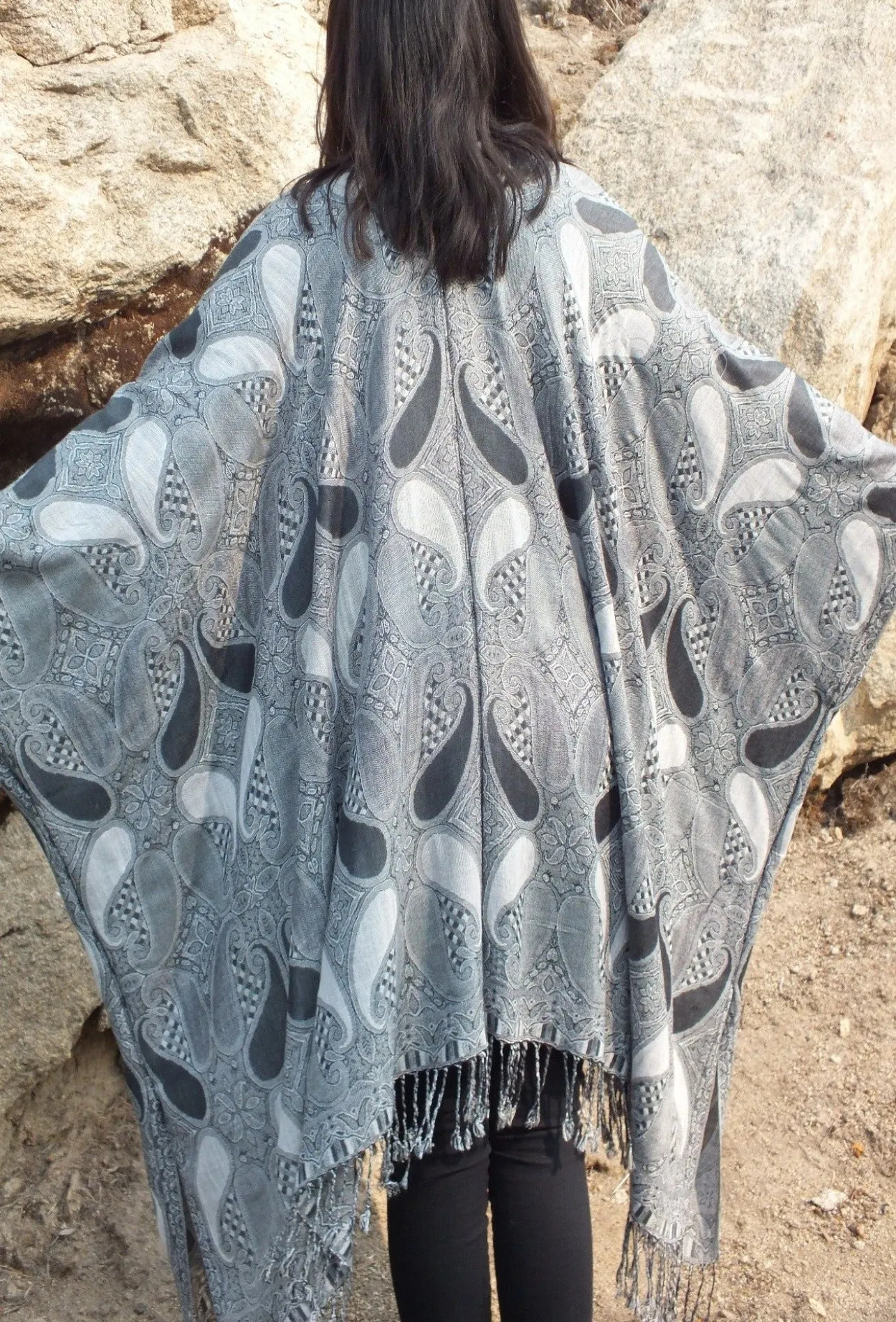 Black and White Ethnic Print Kimono Poncho