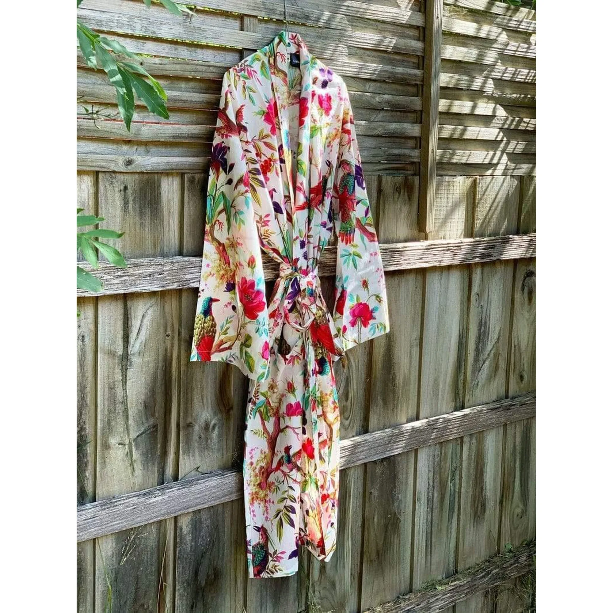 Kimono Bath Robes/ Night Suit white Paradise