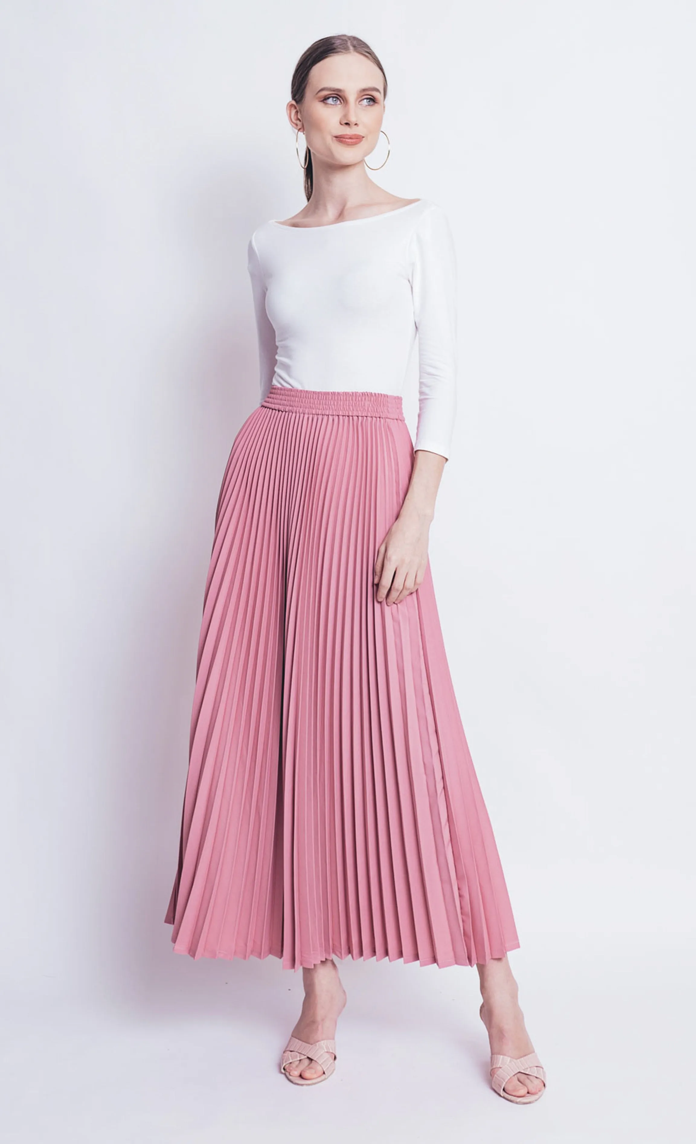 Olivia Pleated Skirt in Salmon Pink